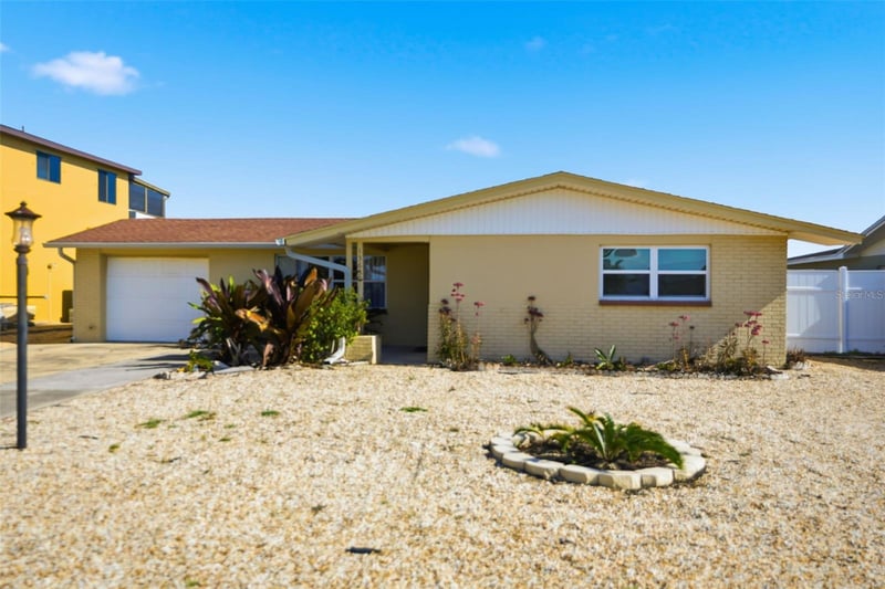 13630 Garris Dr, Hudson, FL 34667