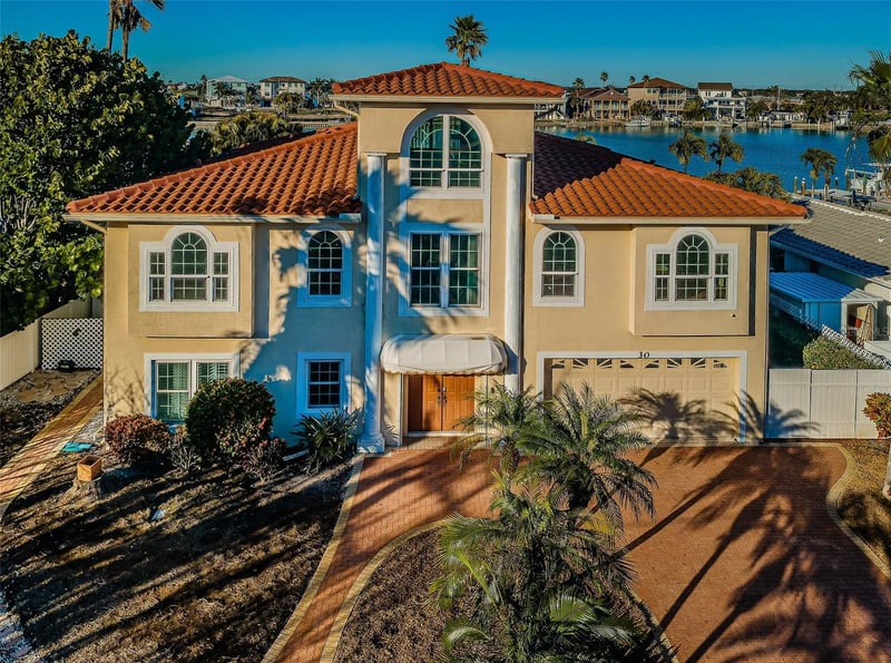 30 Dolphin Dr, Treasure Island, FL 33706