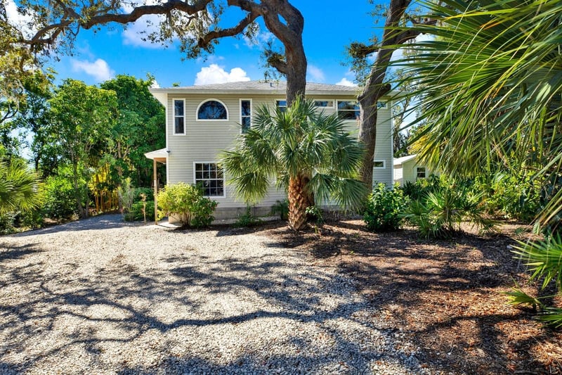 201 Georgia Ave, Crystal Beach, FL 34681