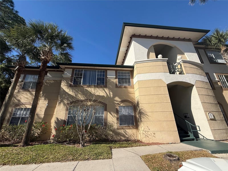 17114 Carrington Park Dr #207, Tampa, FL 33647
