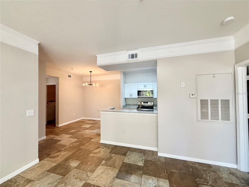 17114 Carrington Park Dr #207, Tampa, FL 33647