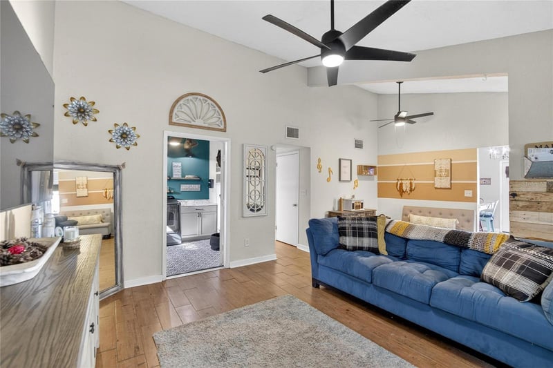 1009 Lenna Ave, Seffner, FL 33584