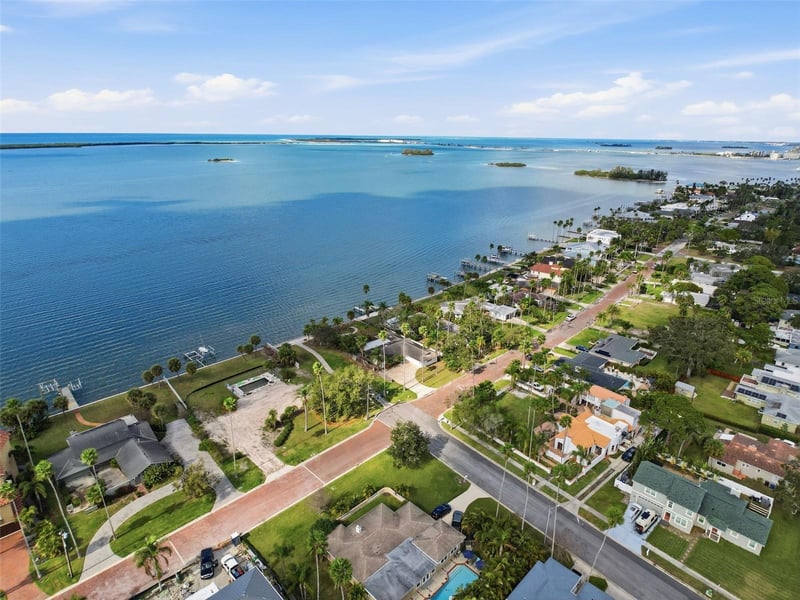 1600 Santa Barbara Dr, Dunedin, FL 34698