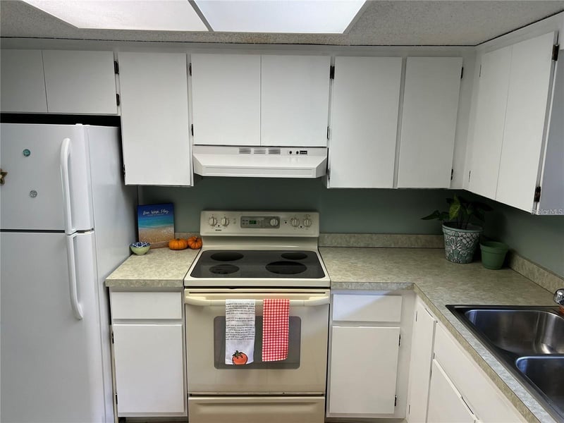 1100 Bay Dr #35, Largo, FL 33770