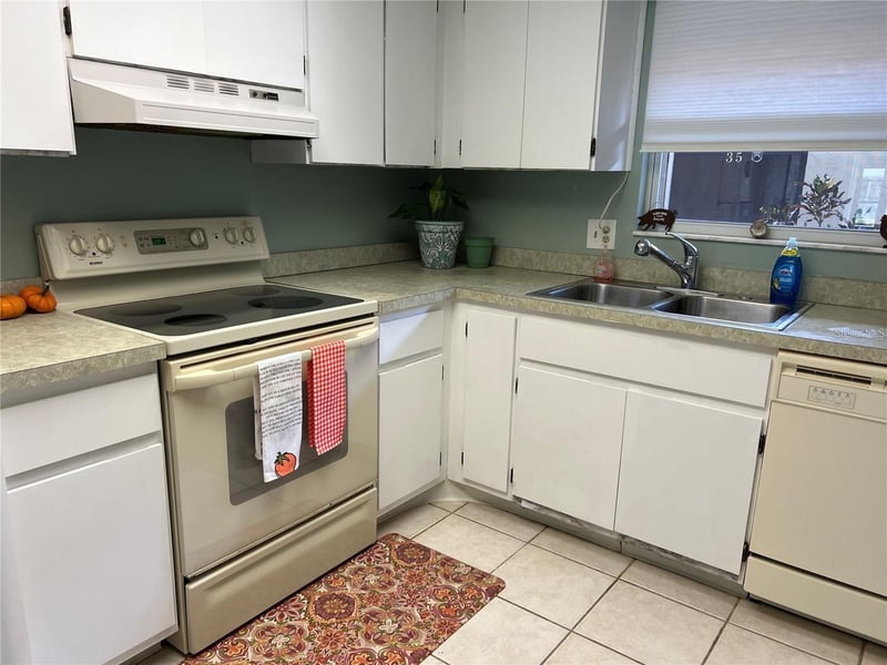 1100 Bay Dr #35, Largo, FL 33770