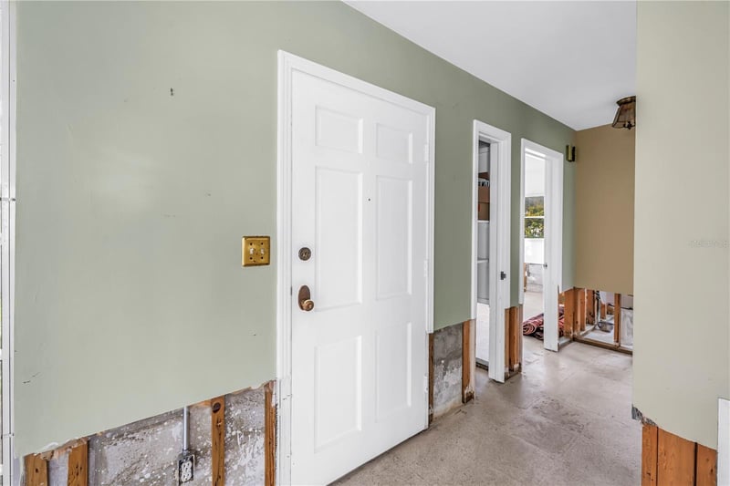 380 Belle Point Dr, St Pete Beach, FL 33706