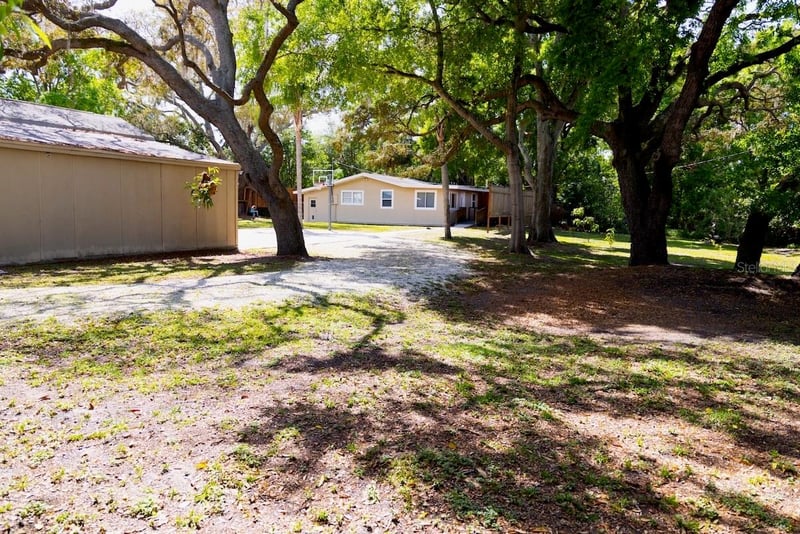 544 Farnum Dr, Tarpon Springs, FL 34689