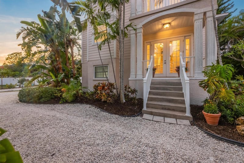 504 59th St, Holmes Beach, FL 34217
