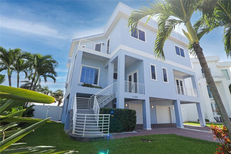 11105 5th St, Treasure Island, FL 33706