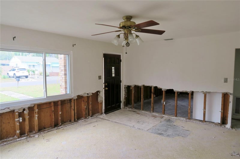 2654 Miriam St, Gulfport, FL 33711