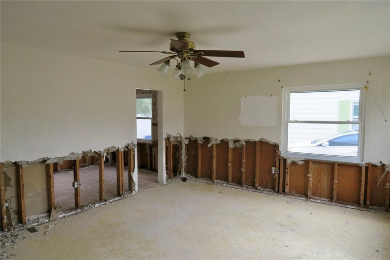 2654 Miriam St, Gulfport, FL 33711