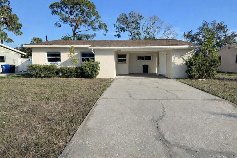4435 Huntington St, St Petersburg, FL 33703