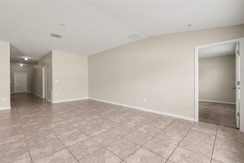 327 Cascade Bend Dr, Ruskin, FL 33570