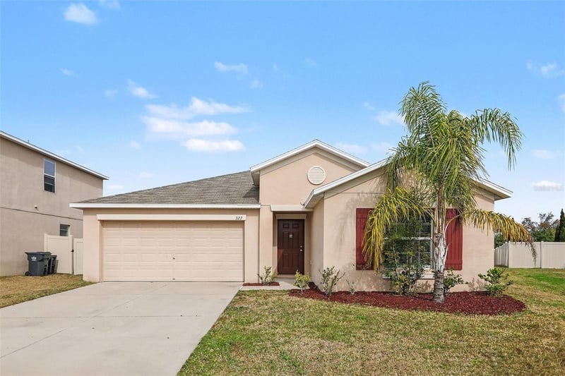 327 Cascade Bend Dr, Ruskin, FL 33570