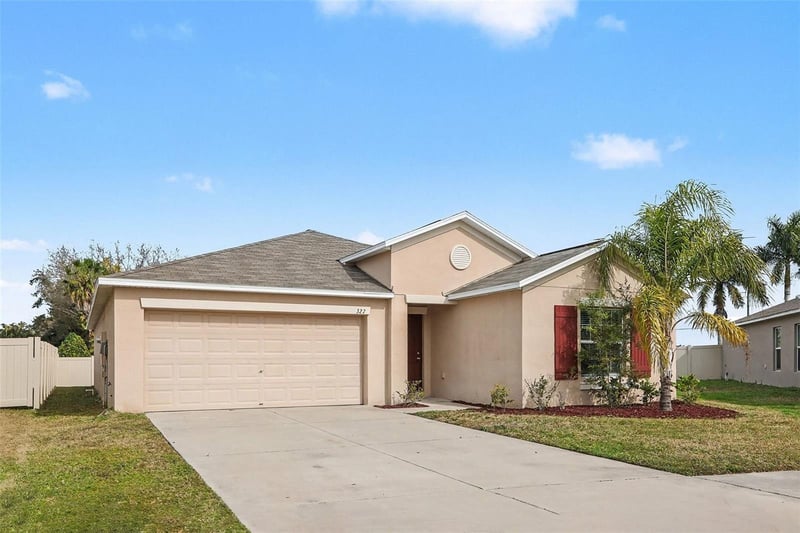 327 Cascade Bend Dr, Ruskin, FL 33570