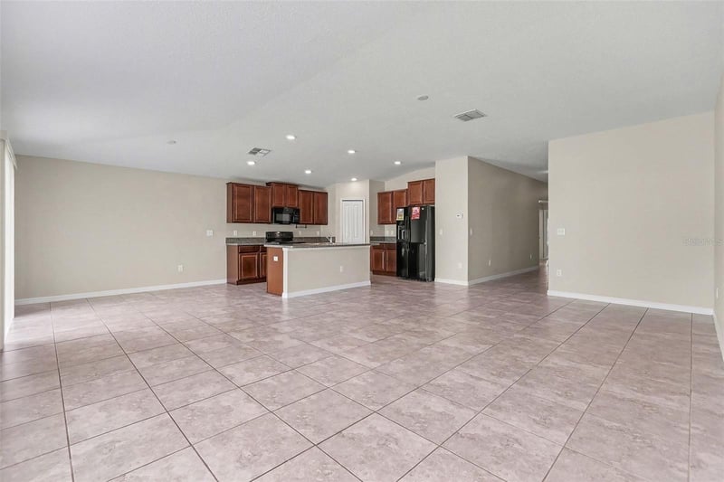 327 Cascade Bend Dr, Ruskin, FL 33570