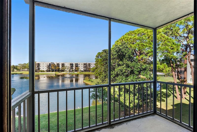 6188 80th St #303, St Petersburg, FL 33709