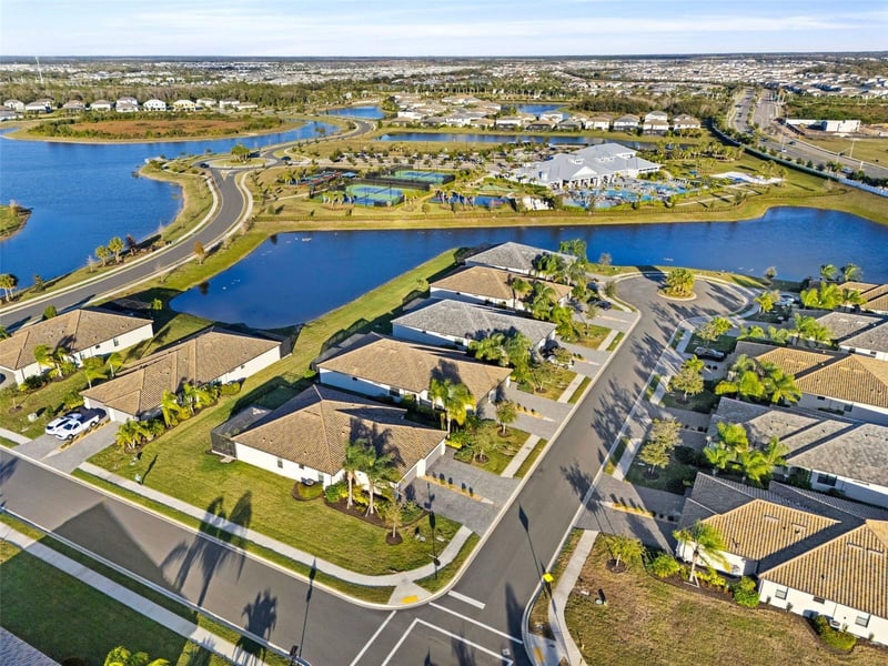 15949 Clear Skies Pl, Bradenton, FL 34211