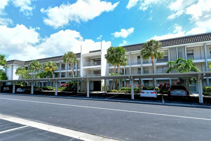 4360 Chatham Dr #305, Longboat Key, FL 34228
