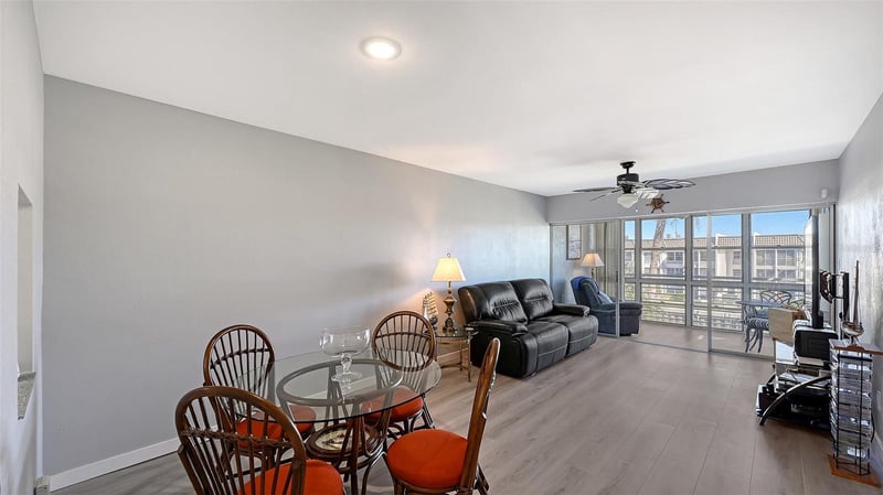 4360 Chatham Dr #305, Longboat Key, FL 34228