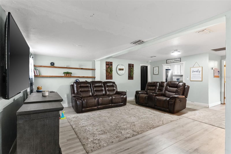 3914 Boot Bay Rd, Plant City, FL 33563