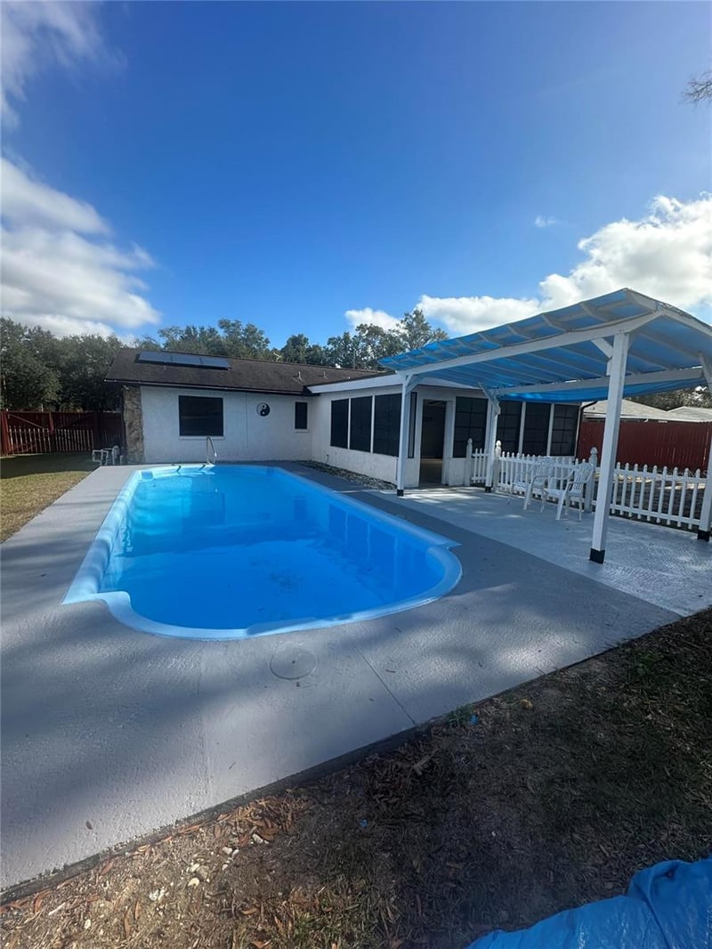 5020 Pine St, Seffner, FL 33584