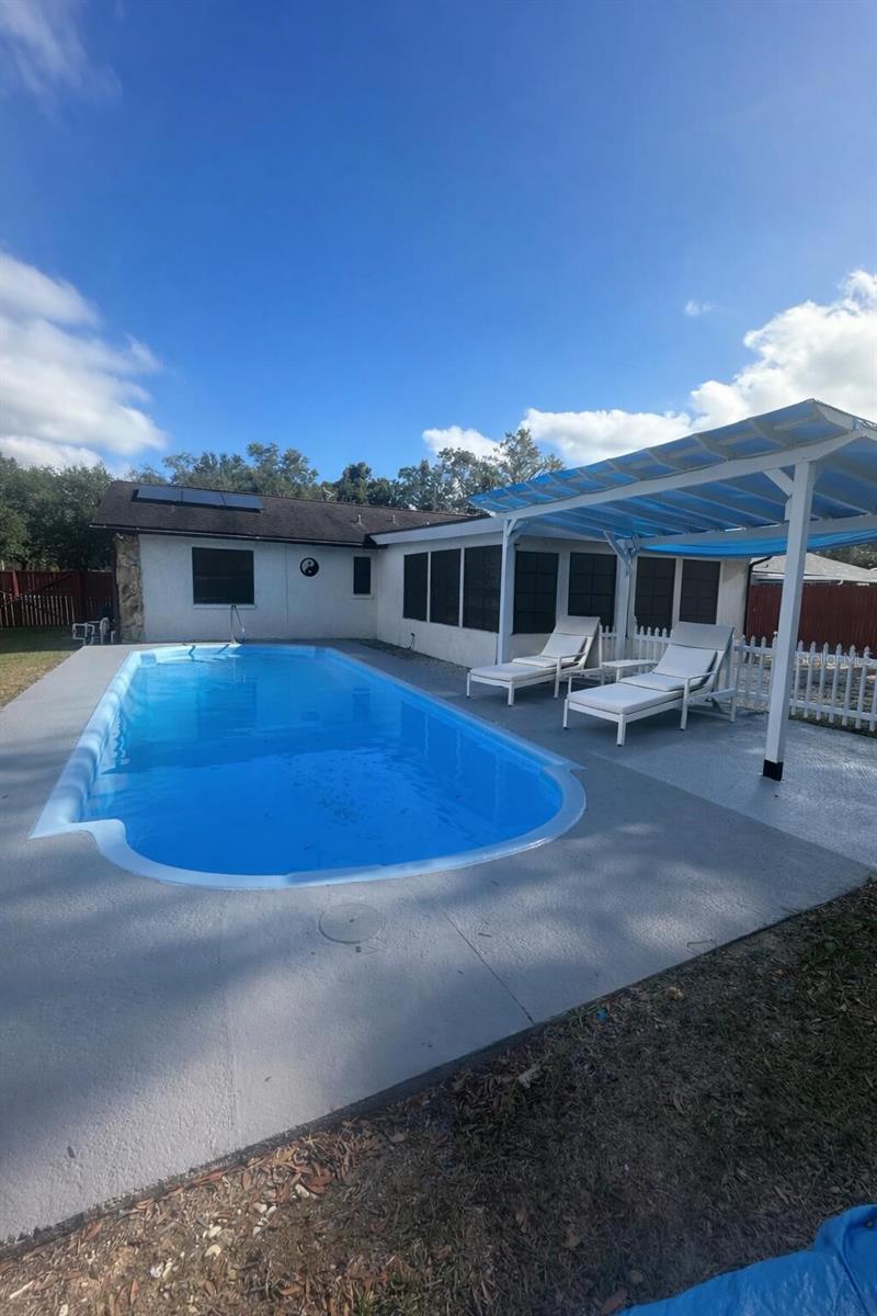 5020 Pine St, Seffner, FL 33584