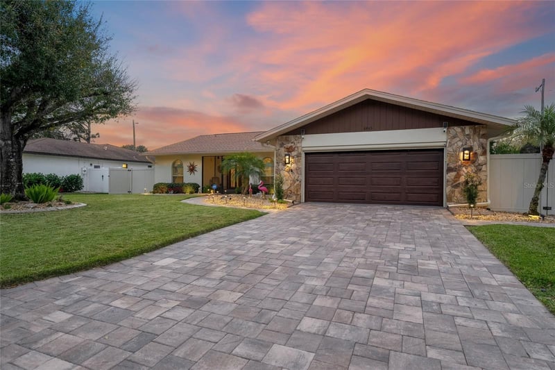 8465 Cypress Lake Cir, Sarasota, FL 34243