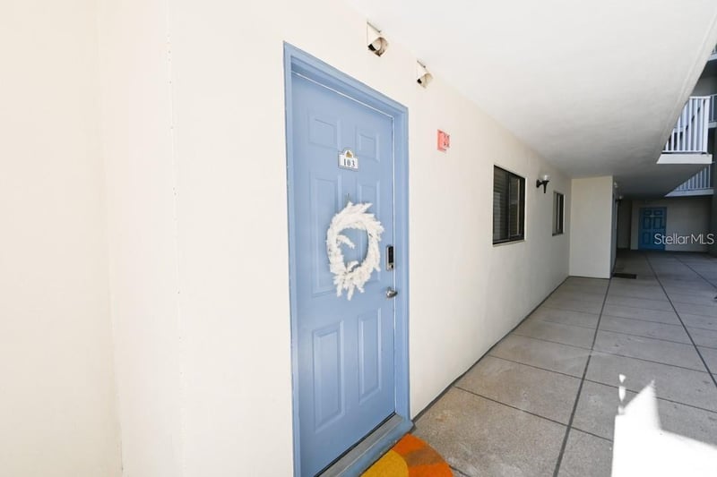 18450 Gulf Blvd #103, Indian Shores, FL 33785