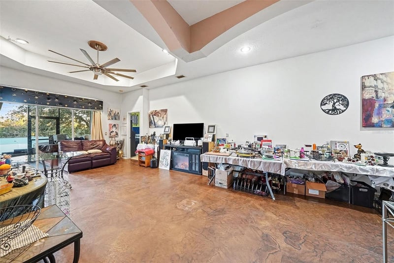 37110 Highland Bluff Cir, Dade City, FL 33523