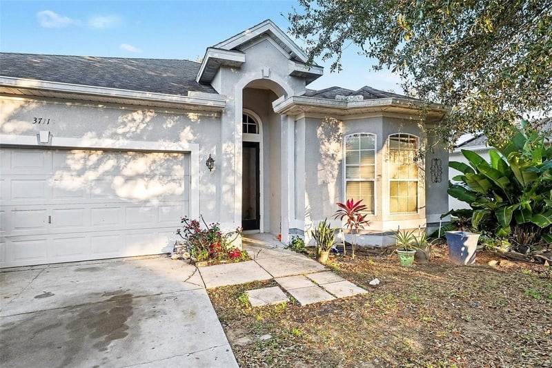 37110 Highland Bluff Cir, Dade City, FL 33523