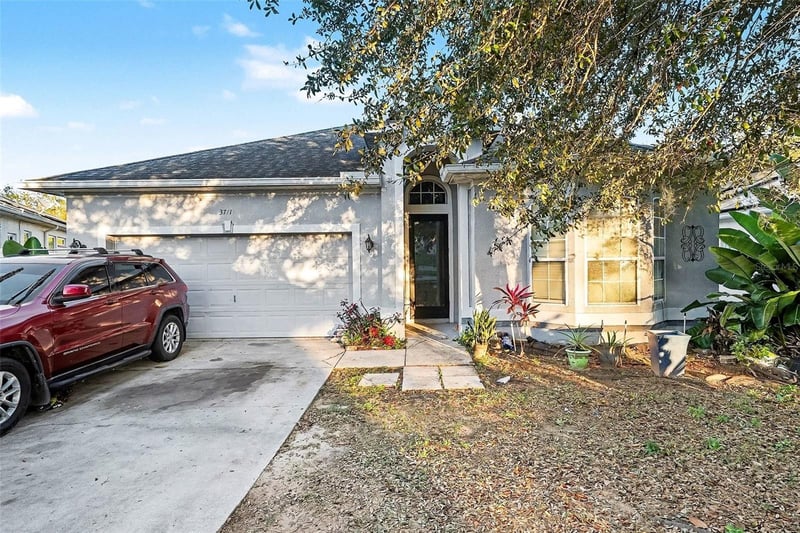 37110 Highland Bluff Cir, Dade City, FL 33523