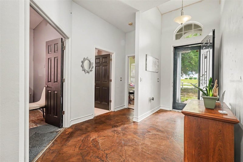 37110 Highland Bluff Cir, Dade City, FL 33523