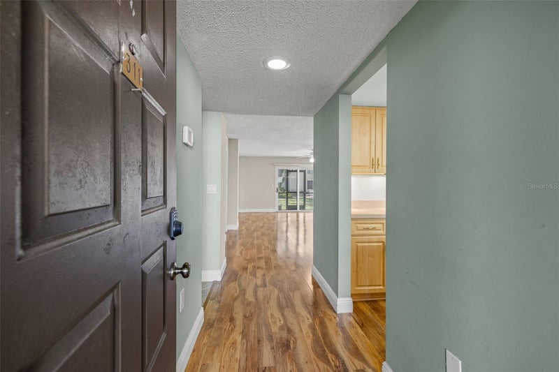 700 Starkey Rd #311, Largo, FL 33771