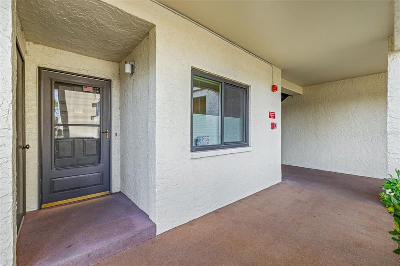 700 Starkey Rd #311, Largo, FL 33771