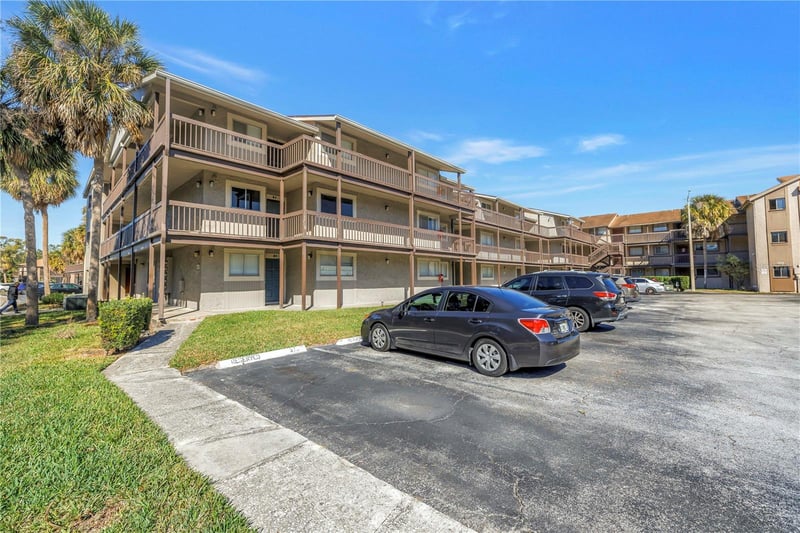 6308 Newtown Cir #8B2, Tampa, FL 33615