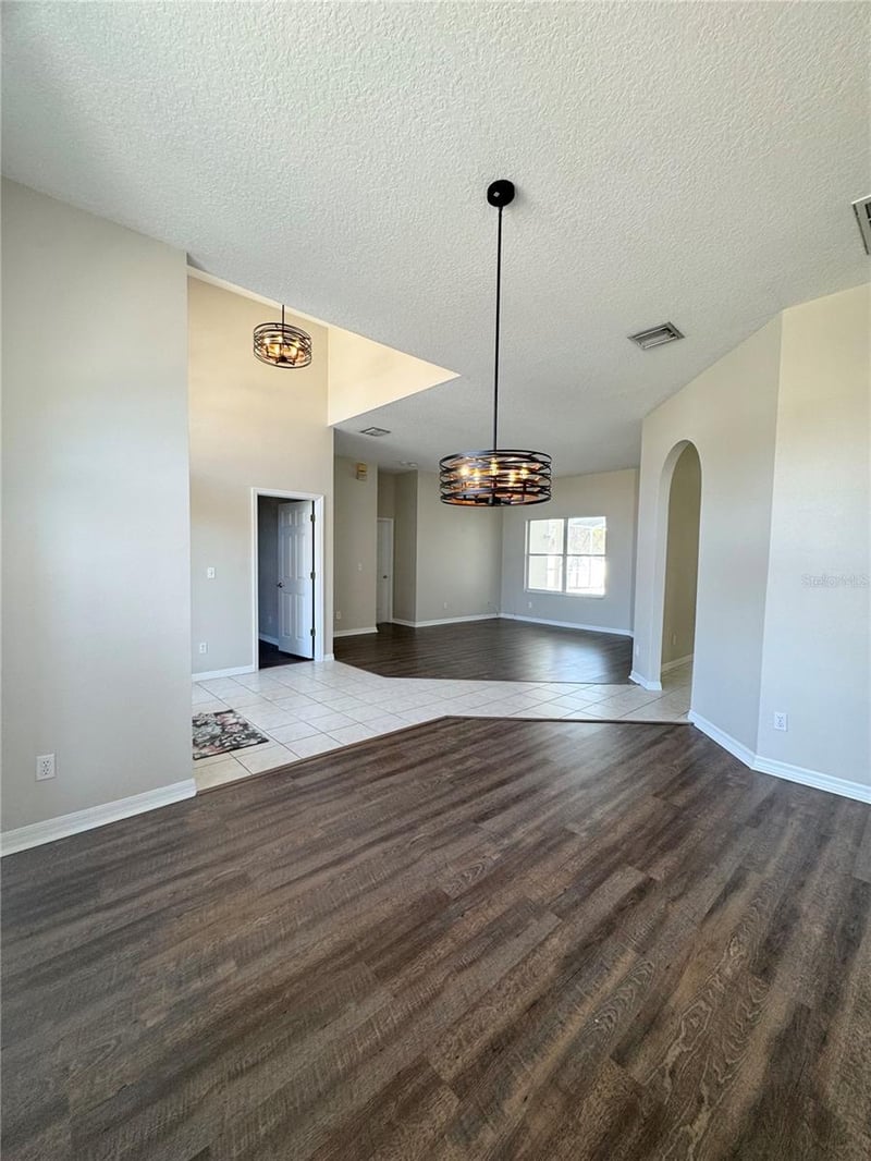 28724 Hanging Moss Loop, Wesley Chapel, FL 33543