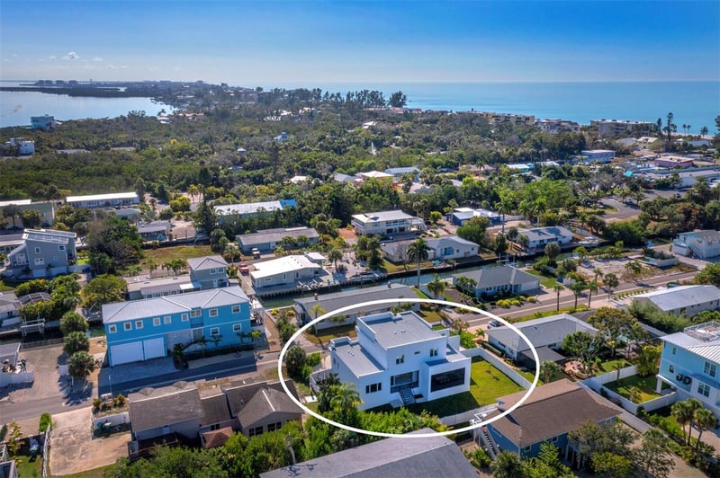 635 Jungle Queen Way, Longboat Key, FL 34228
