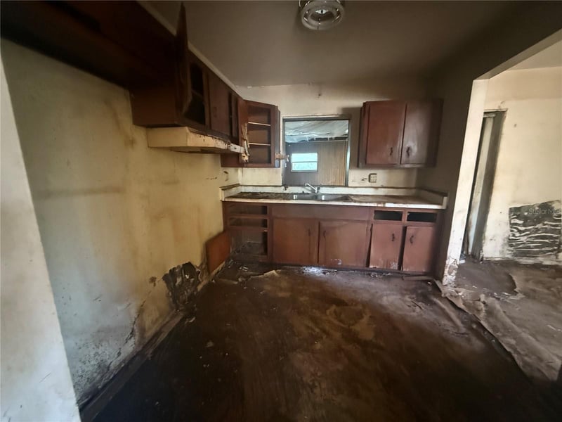 10005 29th St, Tampa, FL 33612