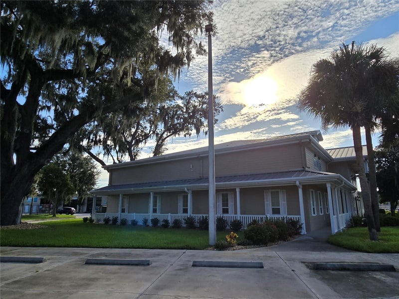 2502 Frontage Park Pl, Plant City, FL 33563