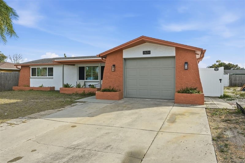 7628 Dale Dr, Port Richey, FL 34668