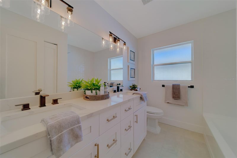 207 Midway ISLAND, Clearwater Beach, FL 33767
