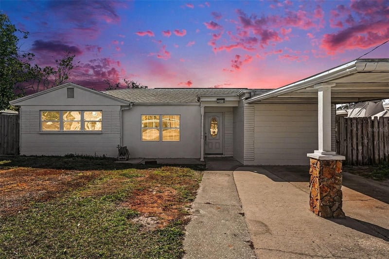 2910 Burke St, Tampa, FL 33614