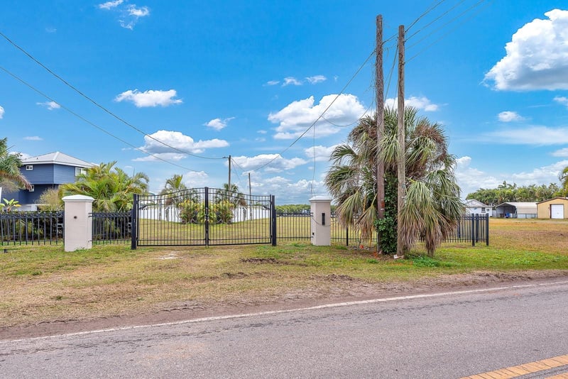 3304 Shell Point Rd, Ruskin, FL 33570