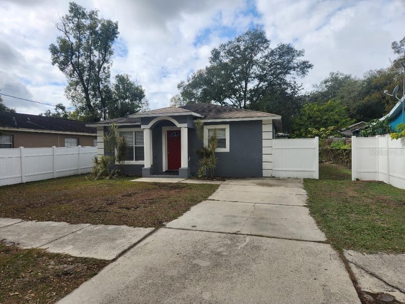 8106 12th St, Tampa, FL 33604
