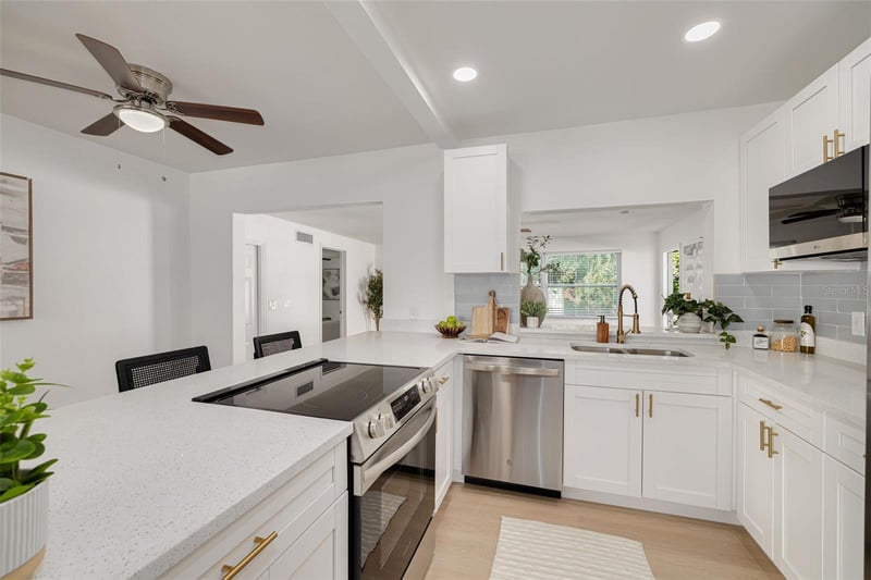 6103 6th Ave, St Petersburg, FL 33710