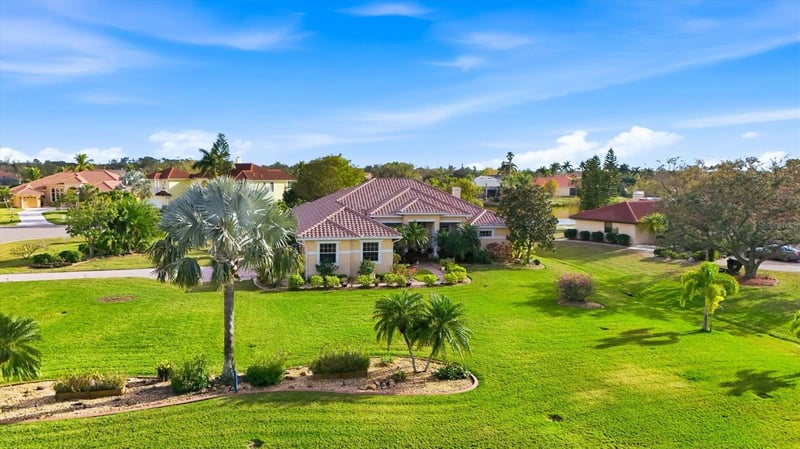 6151 9th Avenue Cir, Bradenton, FL 34212