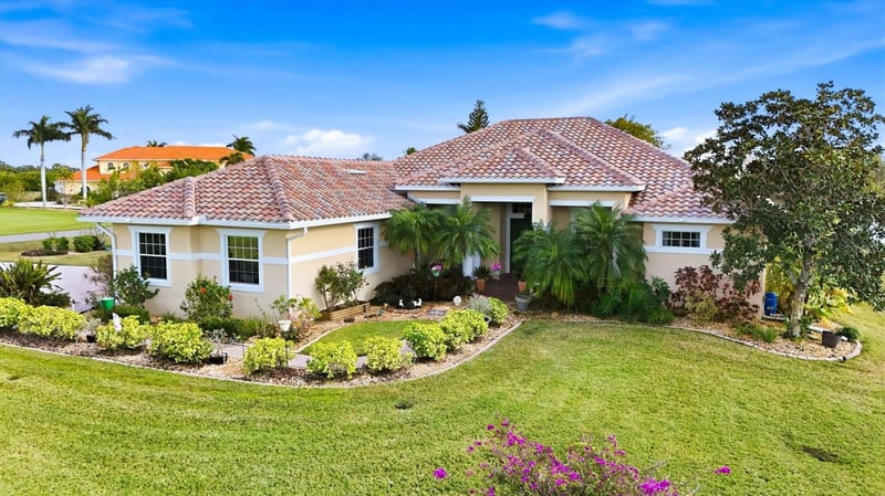 6151 9th Avenue Cir, Bradenton, FL 34212