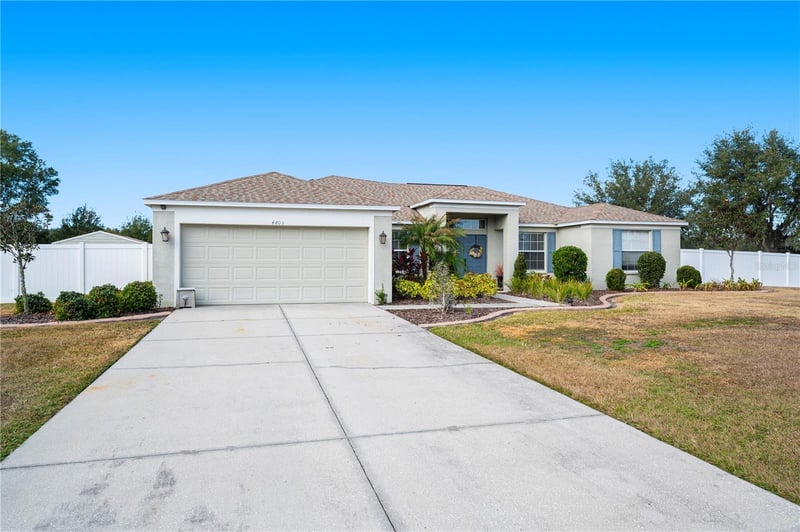 4403 Avondale Groves St, Plant City, FL 33567