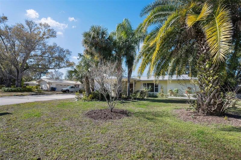 2310 Sarazen Dr, Dunedin, FL 34698